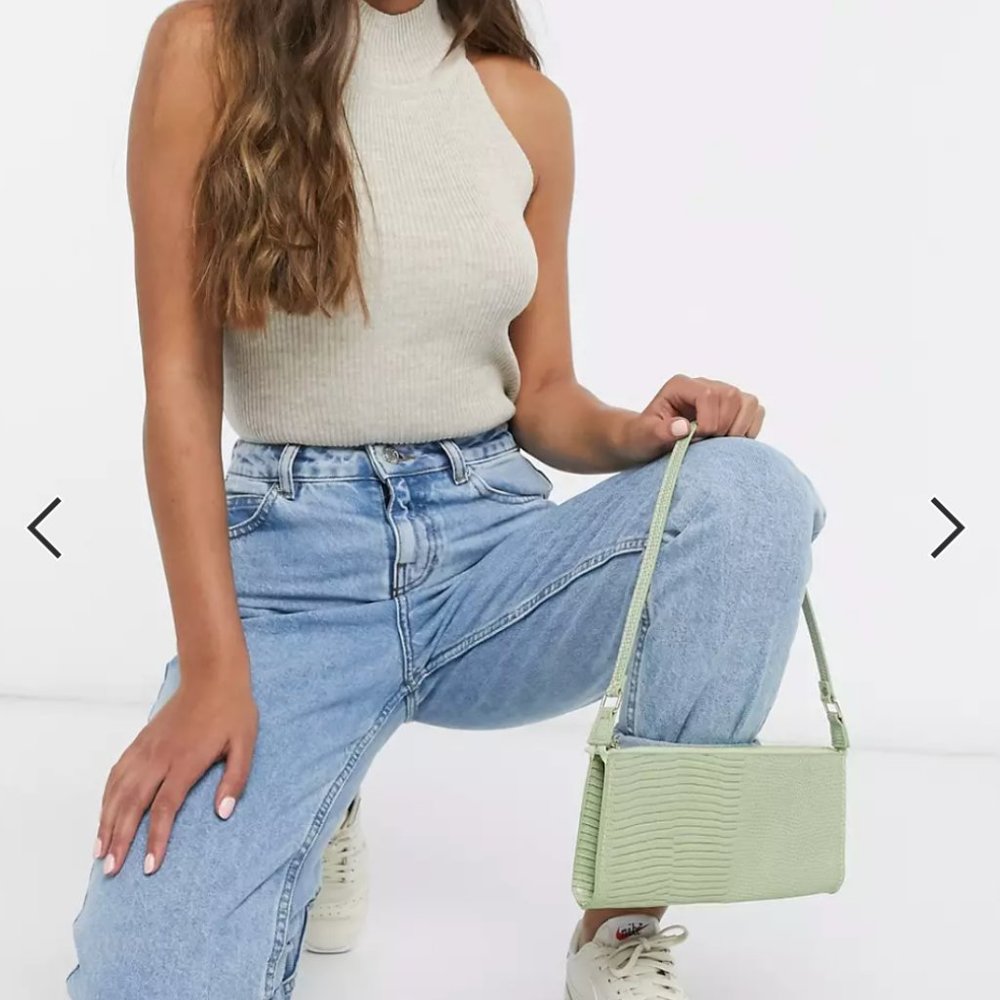 ASOS DESIGN Petite High Rise Mom Jeans, Lightwash - Picture 4 of 9